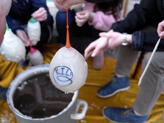 Auch aus Wachsresten l&auml;sst sich noch etwas machen (Foto: Frank Tuschy)
