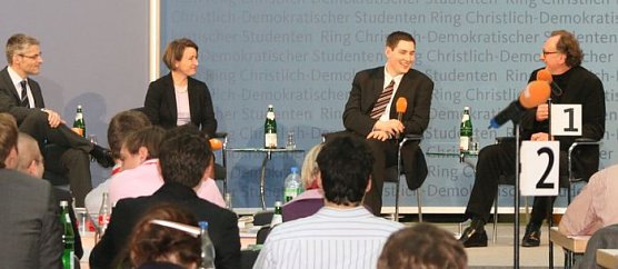 Diskussionsrunde (Foto: Privat) Diskussionsrunde (Foto: Privat)