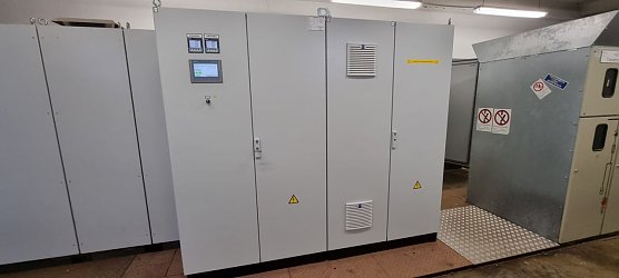 Das "kleine Energiesparschwein" steht jetzt bei Van Asten (Foto: Van Asten)