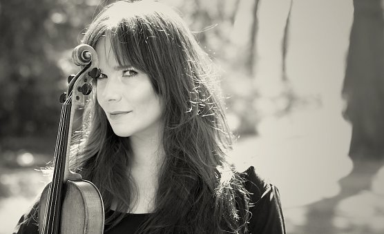 Regina Mudrich gastiert morgen Abend in der Cayriaci-Kapelle (Foto: Michael Kuck) Regina Mudrich gastiert morgen Abend in der Cayriaci-Kapelle (Foto: Michael Kuck)