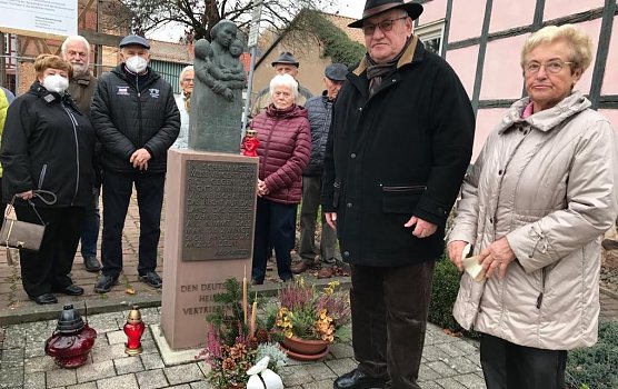 Gedenken der Vertriebenen zum Volkstrauertag (Foto: Anja Sturm) Gedenken der Vertriebenen zum Volkstrauertag (Foto: Anja Sturm)