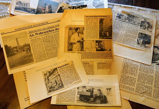 alte Zeitungsausschnitte aus dem Archiv von Tim Sch&auml;fer (Foto: Archiv Tim Sch&auml;fer)