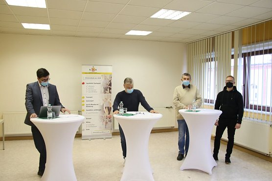 Beim Kreissportbund blickten Gesch&auml;ftsf&uuml;hrer Patrick B&ouml;rsch (links) und Pr&auml;sident Gert Str&ouml;mer (Mitte) heute auf das Jahr zur&uuml;ck (Foto: agl)
