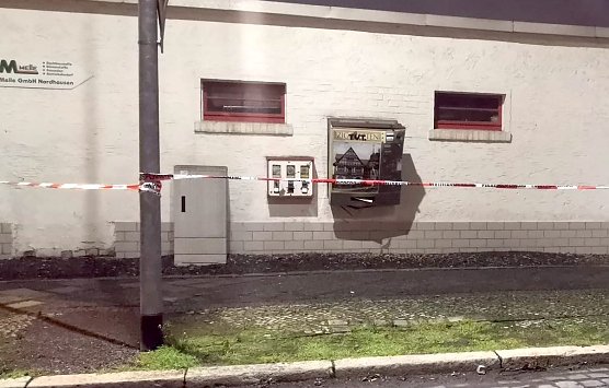 Zerstörter Automat (Foto: PI NDH) Zerstörter Automat (Foto: PI NDH)