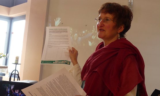 Vorbereitender Studientag zum Weltgebetstag (Foto: R.Englert) Vorbereitender Studientag zum Weltgebetstag (Foto: R.Englert)