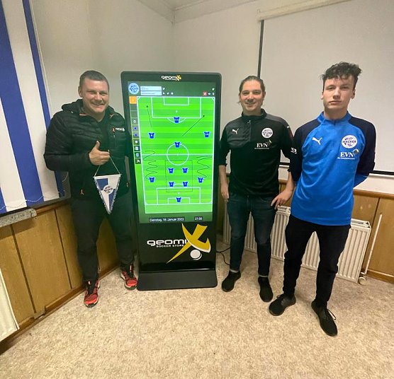 Digitales Flipchart” für unseren FSV (Foto: Uwe Nebelung) Digitales Flipchart” für unseren FSV (Foto: Uwe Nebelung)