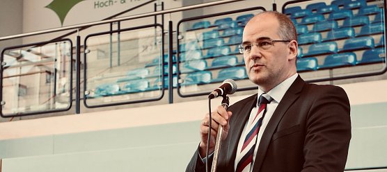 Landrat Matthias Jendricke hier in offizieller "Dienstkleidung" (Foto: agl) Landrat Matthias Jendricke hier in offizieller "Dienstkleidung" (Foto: agl)