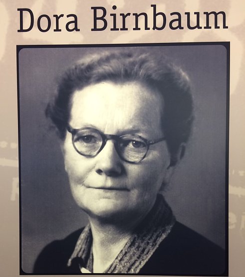 Dora Birnbaum, eine Ausstellungstafel in der Ausstellung in der KZ-Gedenkst&auml;tte erinnert an sie. (Foto: Religionsgemeinschaft Jehovas Zeugen Nordhausen)