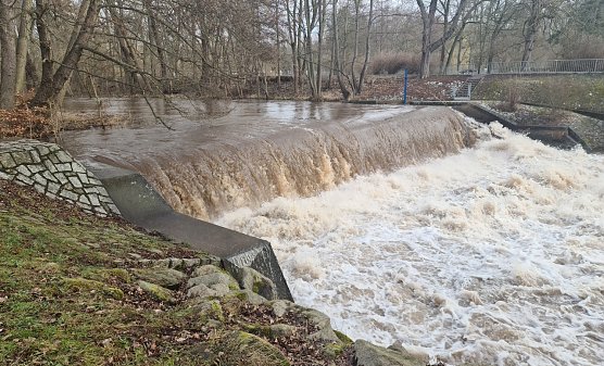 Das Wehr der Zorge am Nordh&auml;user Stadtpark heute um 11 Uhr (Foto: nnz)