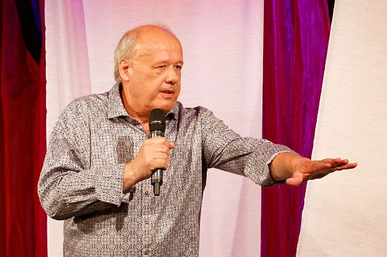 Ralph Richter kommt mit seinem Programm "Weltwundern" in die Traditionsbrennerei (Foto: Echte Nordh&auml;user Traditionsbrennerei)