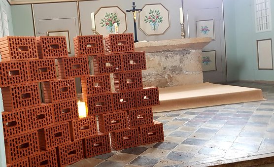 Klage- und Lebensmauer in Elende (Foto: Evangelischer Kirchenkreis S&uuml;dharz)