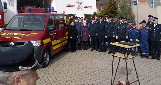 Fahrzeug übergeben (Foto: privat) Fahrzeug übergeben (Foto: privat)