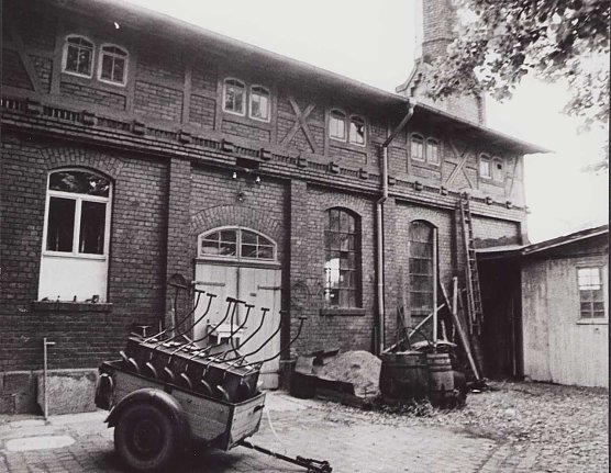 Die fr&uuml;here Brennerei Selmar Schulze. Steht sie noch? Die F&uuml;hrung kl&auml;rt es auf. (Foto: T.M&uuml;ller)
