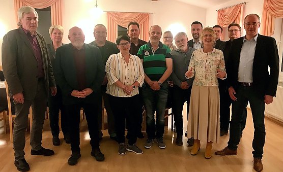 Zufrieden Gesichter nach langem Streit um die Finanzierung (Foto: Landratsamt Nordhausen)