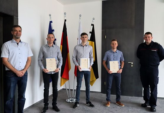 Drei Brandmeister-Anw&auml;rter - Christoph Eggerth, Jason Phillip Schneider und Niklas Spannaus (Foto: Stadtverwaltung Nordhausen)