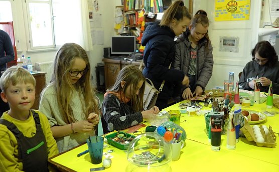 Ostereier f&auml;rben und bemalen im KILA (Foto: F.Tuschy)