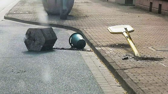 Unfallflucht in der Halleschen Stra&szlig;e mit Sachschaden (Foto: Polizei Nordhausen)