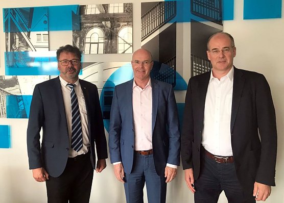 Gespr&auml;chstermin von Frank Rostek, B&uuml;rgermeister der Landgemeinde Bleicherode, und Landrat Matthias Jendricke mit dem Gesch&auml;ftsf&uuml;hrer der LEG Andreas Krey in Erfurt. (Foto: Pressestelle Landratsamt Nordhausen)