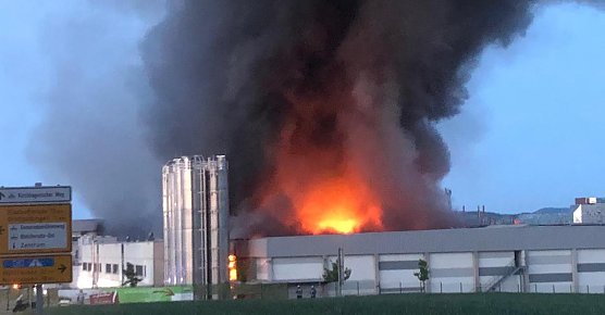 Vermutlich kann das neue Werk von den Einsatzkr&auml;ften gerettet werden (Foto: S.Dietzel)