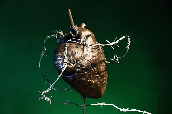 Im Gr&uuml;nen Salon kann man sich der Menschheitsgeschichte zur Zeit mit den Werken der polnischen K&uuml;nstlerin Agnieszka Lisiak "Sk&oacute;rka" aus Ostr&oacute;w Wielkopolski k&uuml;nstlerisch n&auml;hern. In Zukunft will man sich im Haus wieder verst&auml;rkt auf die zentralen Themen der Dauerausstellung konzentrieren (Foto: agl)