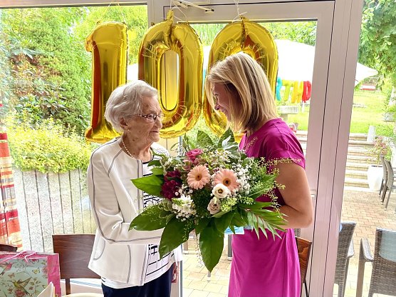 Gl&uuml;ckw&uuml;nsche zum 100. Geburtstag (Foto: Stadtverwaltung Nordhausen)