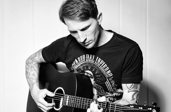 Der Musik Stefan Basler rockt5 mit Frank Karafka f&uuml;r den Frieden (Foto: C.Neubert)