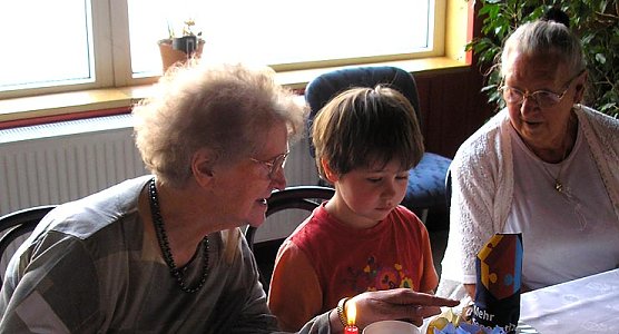 Alt und jung miteinander (Foto: Lift) Alt und jung miteinander (Foto: Lift)