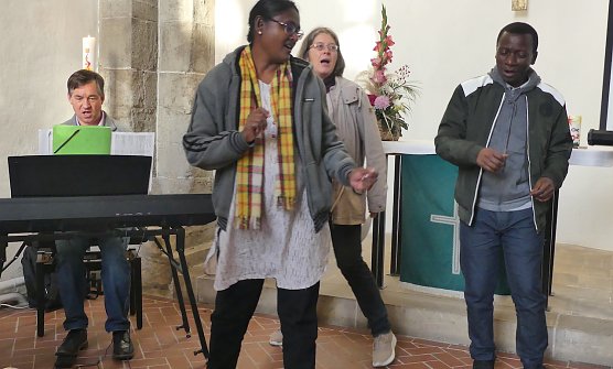 G&auml;ste der 11. Vollversammlung des &Ouml;kumenischen Rates der Kirchen in Nordhausen (Foto: R.Englert)