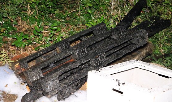 Gartenlaubenbrand letzte Nacht in Nordhausen (Foto: S.Dietzel)