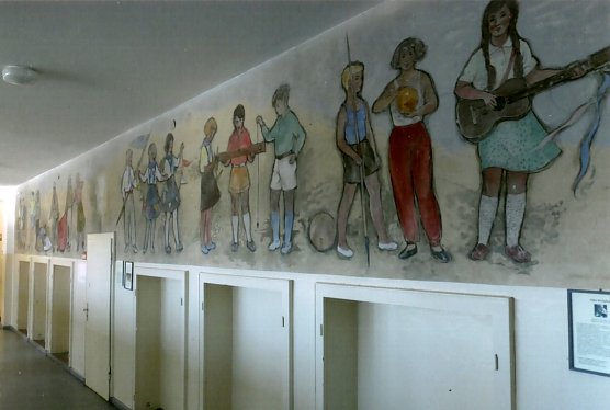 So sah die Wandmalerei Otto Knöpfers anno 1999 aus (Foto: Heidelore Kneffel) So sah die Wandmalerei Otto Knöpfers anno 1999 aus (Foto: Heidelore Kneffel)