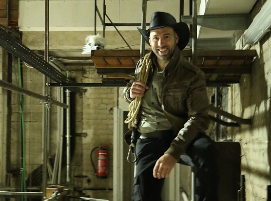 J&ouml;rg Neubauer als Johnny H&uuml;bner (Foto: TNLOS)