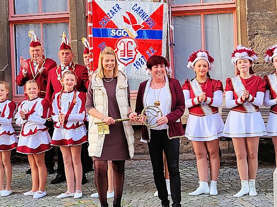 Da geht er hin, der Schl&uuml;ssel - in Narrenh&auml;nde (Foto: P.Blei)