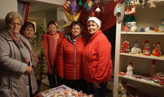 Weihnachtsmarkt in Urbach mit den Landfrauen (Foto: Cornelia Wilhelm)