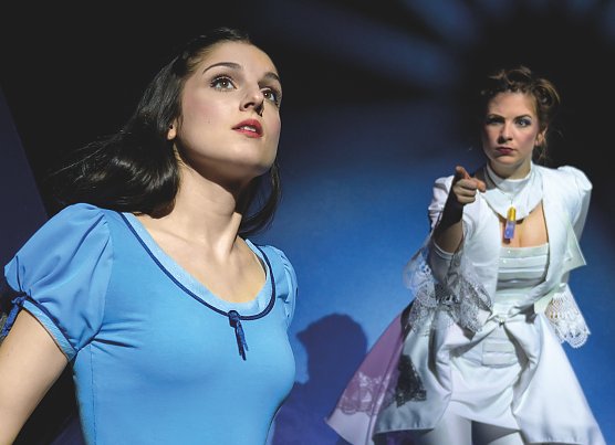 Schneewittchen in der Wiedigsburghalle (Foto: Theater Liberi)