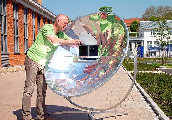 Kochen mit der Sonne (Foto: fhn) Kochen mit der Sonne (Foto: fhn)