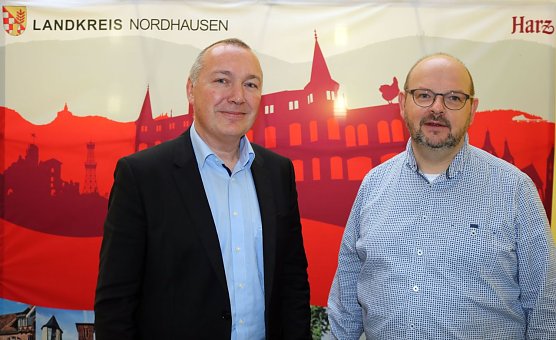Zwei Neue im Amt - der 2. Beigeordnete Dirk Schimm und sein neuer Fachbereichsleiter Heiko M&uuml;ller (Foto: Pressestelle Landratsamt)