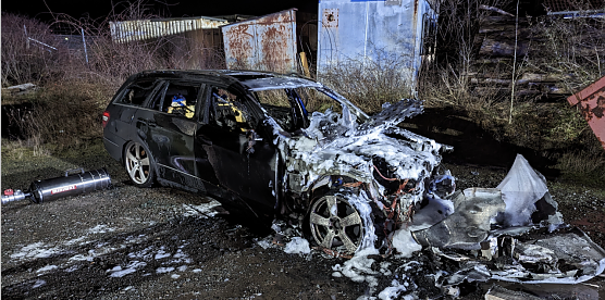 Ausgebranntes Fahrzeug in Ilfeld (Foto: Feuerwehr Ilfeld Wiegersdorf/S.Dietzel)