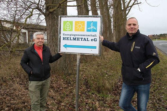 v.l.: Claus M&uuml;ller und Hans-J&uuml;rgen Weidt am neuen Stammsitz der Genossenschaft am Rande von Gro&szlig;wechsungen (Foto: agl)