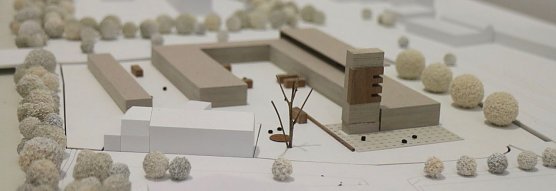 Mit einem Modell hat es angefangen, nun soll die neue Feuerwache bald er&ouml;ffnet werden (Foto: nnz-Archiv)