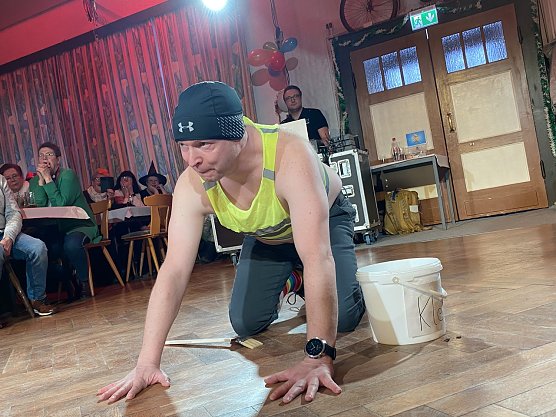 Klimakleber beim OCV (Foto: Sandra Witzel) Klimakleber beim OCV (Foto: Sandra Witzel)