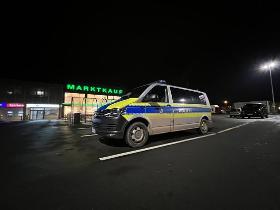 Polizeieinsatz am Marktkauf (Foto: S. Dietzel)