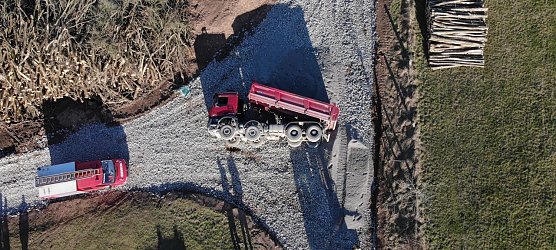 Umgestürtzer Lkw bei Hamma (Foto: S. Dietzel) Umgestürtzer Lkw bei Hamma (Foto: S. Dietzel)