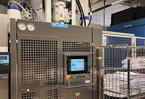 Neu, sauber, effizient - die W&auml;schepresse im S&uuml;dharz-Klinikum wurde erneuert (Foto: S&uuml;dharz-Klinikum)