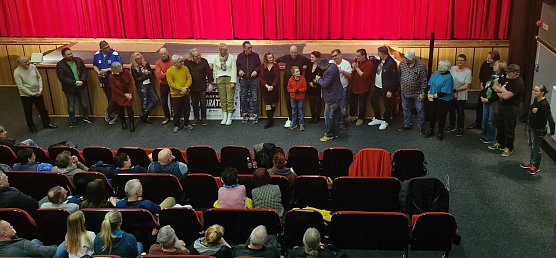 Nach der Premierenvorstellung gestern Abend in Bleicherode (Foto: nnz) Nach der Premierenvorstellung gestern Abend in Bleicherode (Foto: nnz)