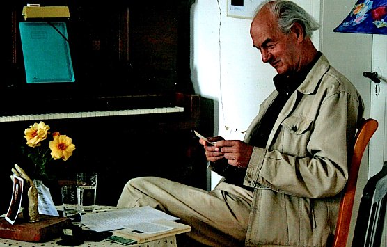 Fritz Mierau trägt in Limlingerode über Alexander Blok vor (Foto: H.Kneffel) Fritz Mierau trägt in Limlingerode über Alexander Blok vor (Foto: H.Kneffel)