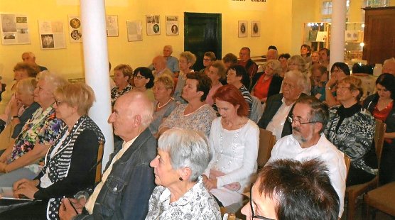 Besucher eines Vortrages im Humboldtschloss in Auleben (Foto: H.Kneffel)