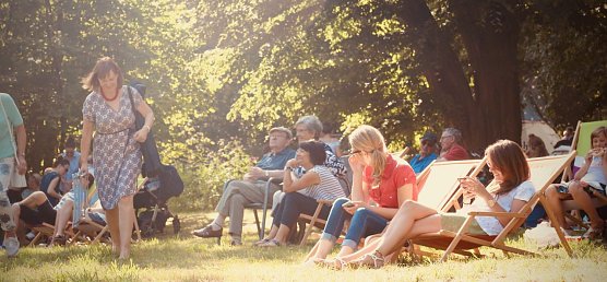 Im Sommer 2019 konnte man beim ersten Sommersfest im Stadtpark die Seele baumeln lassen, dieses Jahr soll das "Parknick" hierher zur&uuml;ckkehren (Foto: agl)