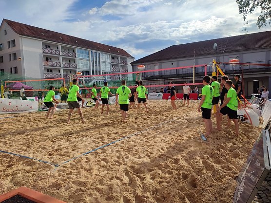 13. StadtwerkeCup im Beachvolleyball im Jahr 2022 (Foto: Stadtwerke Nordhausen) 13. StadtwerkeCup im Beachvolleyball im Jahr 2022 (Foto: Stadtwerke Nordhausen)
