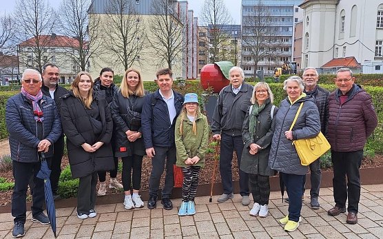 Empfang vor dem roten Apfel (Foto: Stadtverwaltung Nordhausen) Empfang vor dem roten Apfel (Foto: Stadtverwaltung Nordhausen)