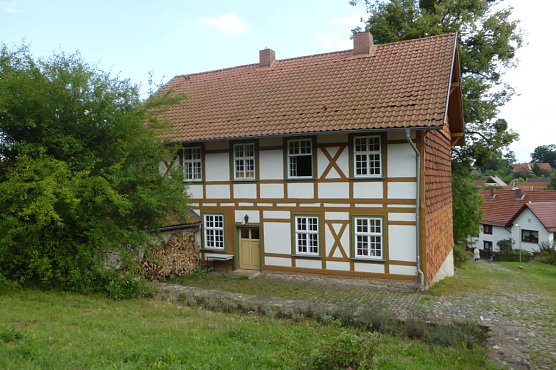 Die Dichtest&auml;tte in Limlingerode von der Hofseite betrachet (Foto: H.Kneffel)